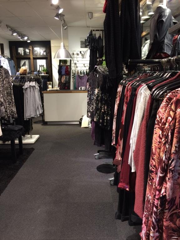 Ledig slave tilfredshed Nøglefærdig tøj butik på gågade i Kolding - 1.5 mio DKK i omsætning